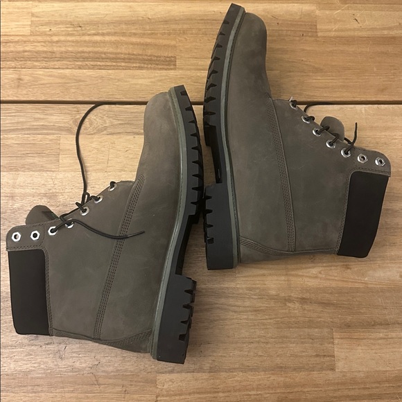 TIMBERLAND ⭐️ Premium 6” waterproof nubuk  boots - Picture 8 of 14